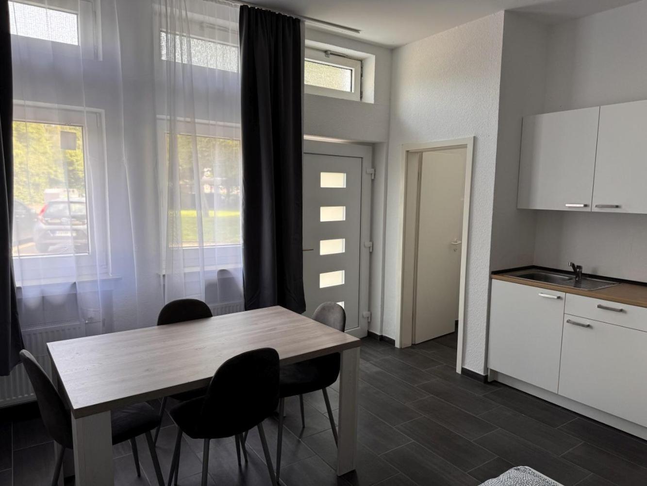 Cozy Apartment In Leverkusen Buitenkant foto