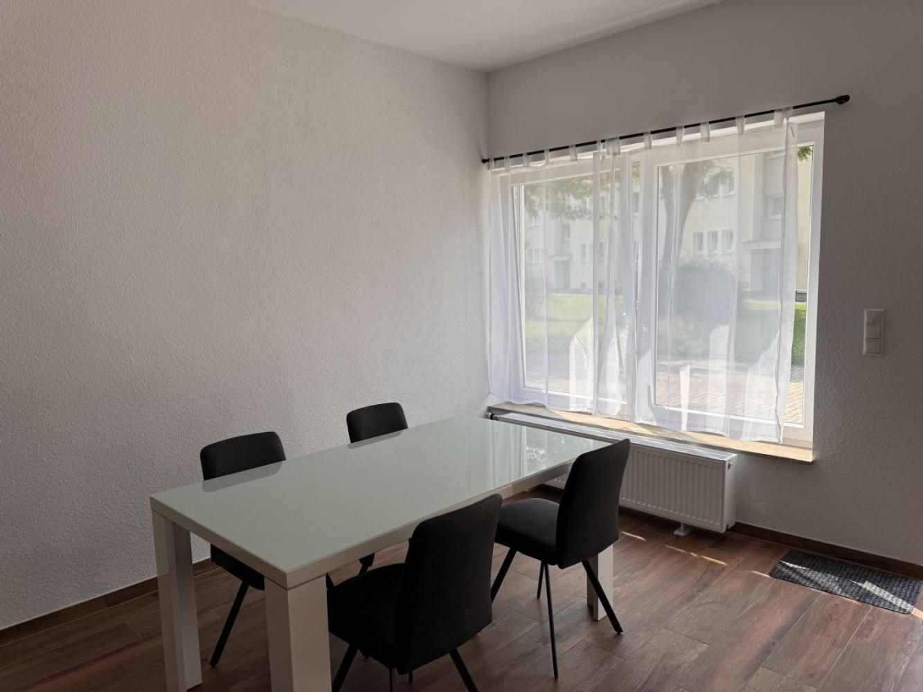 Cozy Apartment In Leverkusen Buitenkant foto
